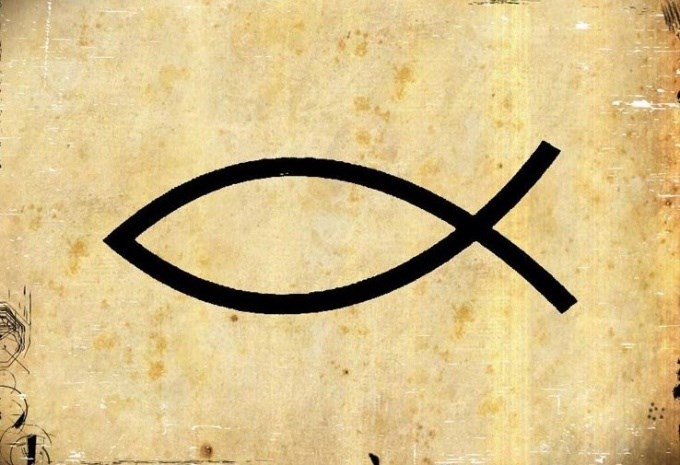 Рыба — древний символ христианства. Возможно, она фигурирует в чудесах Христа в аллегорическом смысле